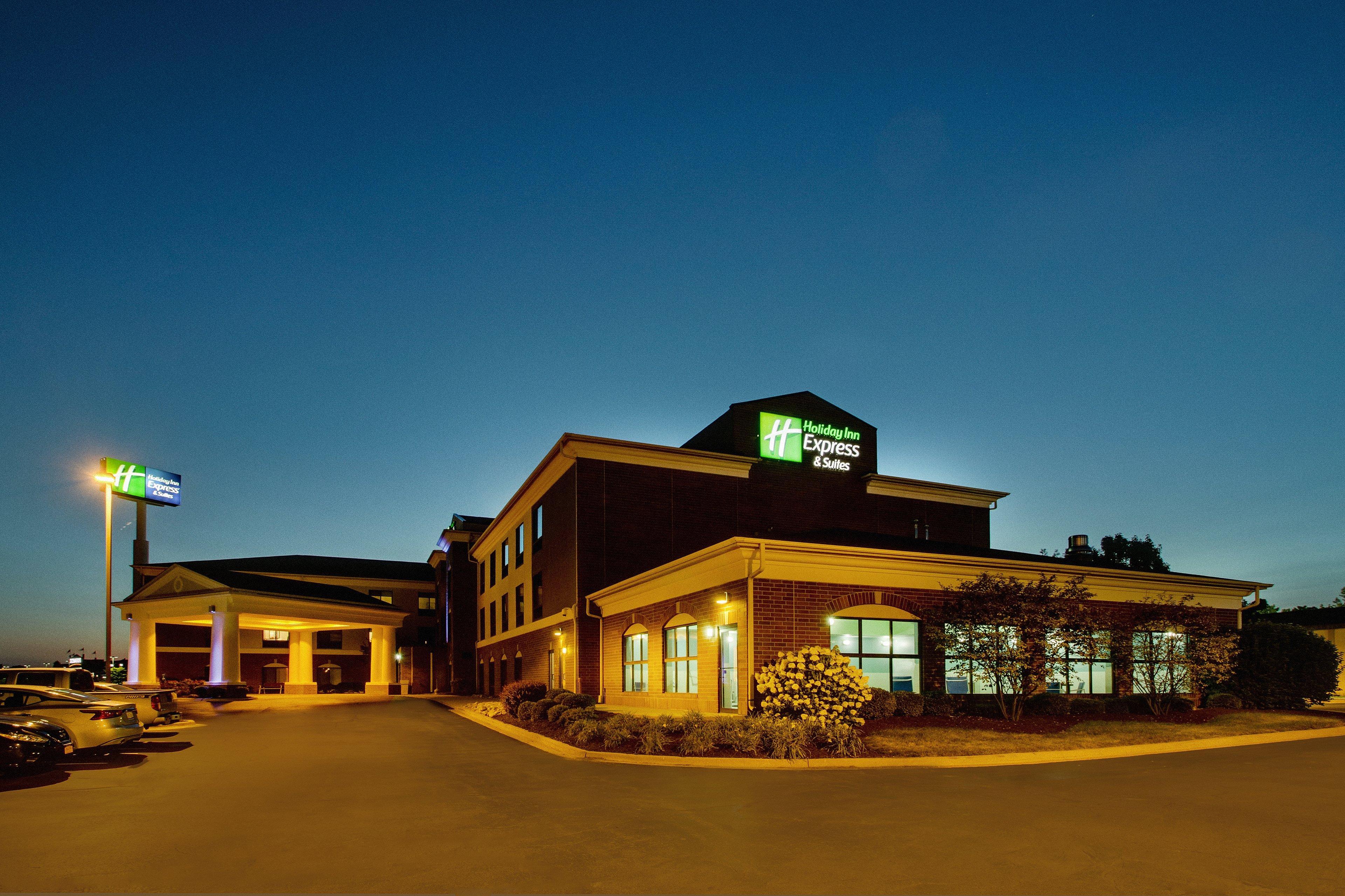 Holiday Inn Express Hotel & Suites Morris By Ihg Esterno foto