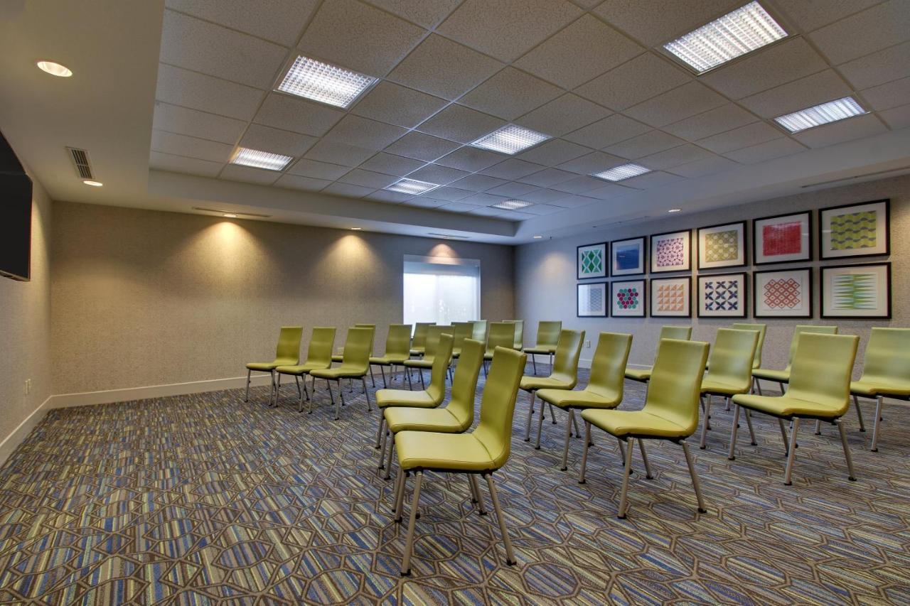 Holiday Inn Express Hotel & Suites Morris By Ihg Esterno foto