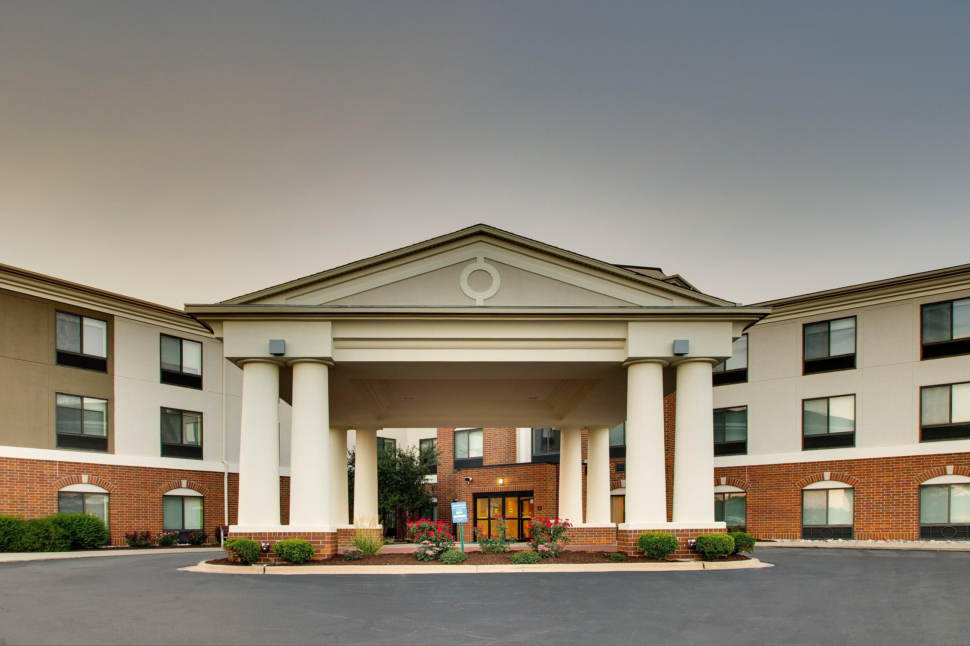 Holiday Inn Express Hotel & Suites Morris By Ihg Esterno foto